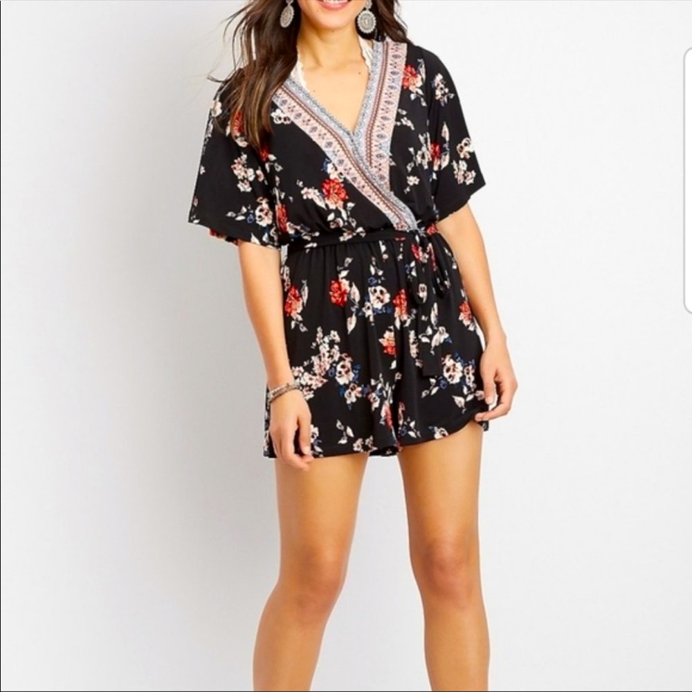 NWOT Maurice’s Small Floral Flowy Cross Over Front Romper